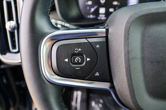 Used 2022 Volvo XC40 T5 Inscription w/ Climate Package AWD/4WD image 14