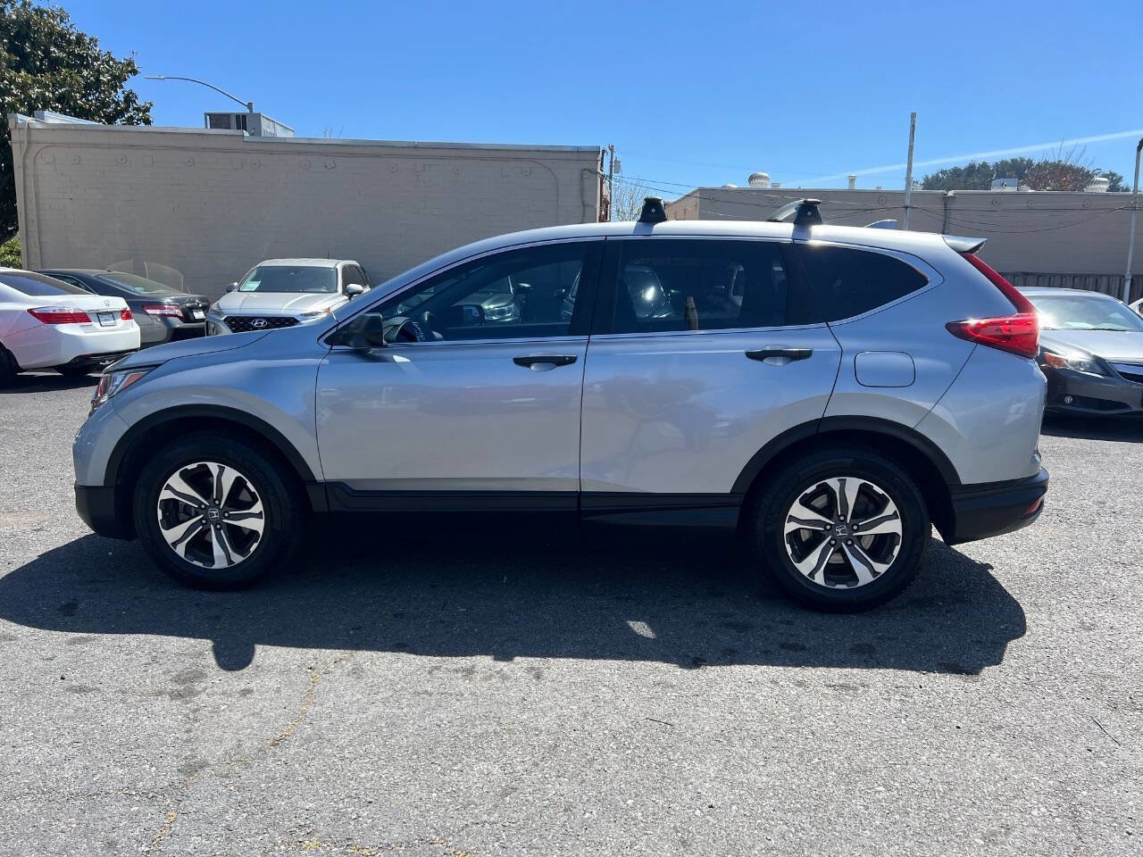 Used 2017 Honda CR-V LX image 6