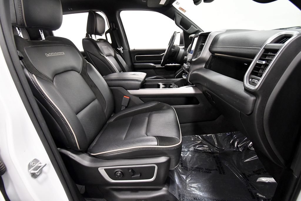 Used 2020 RAM 1500 Laramie w/ Sport Appearance Package AWD/4WD image 18