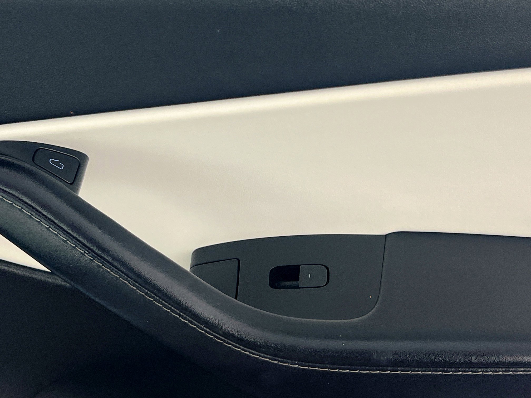 Used 2022 Tesla Model Y Performance image 30