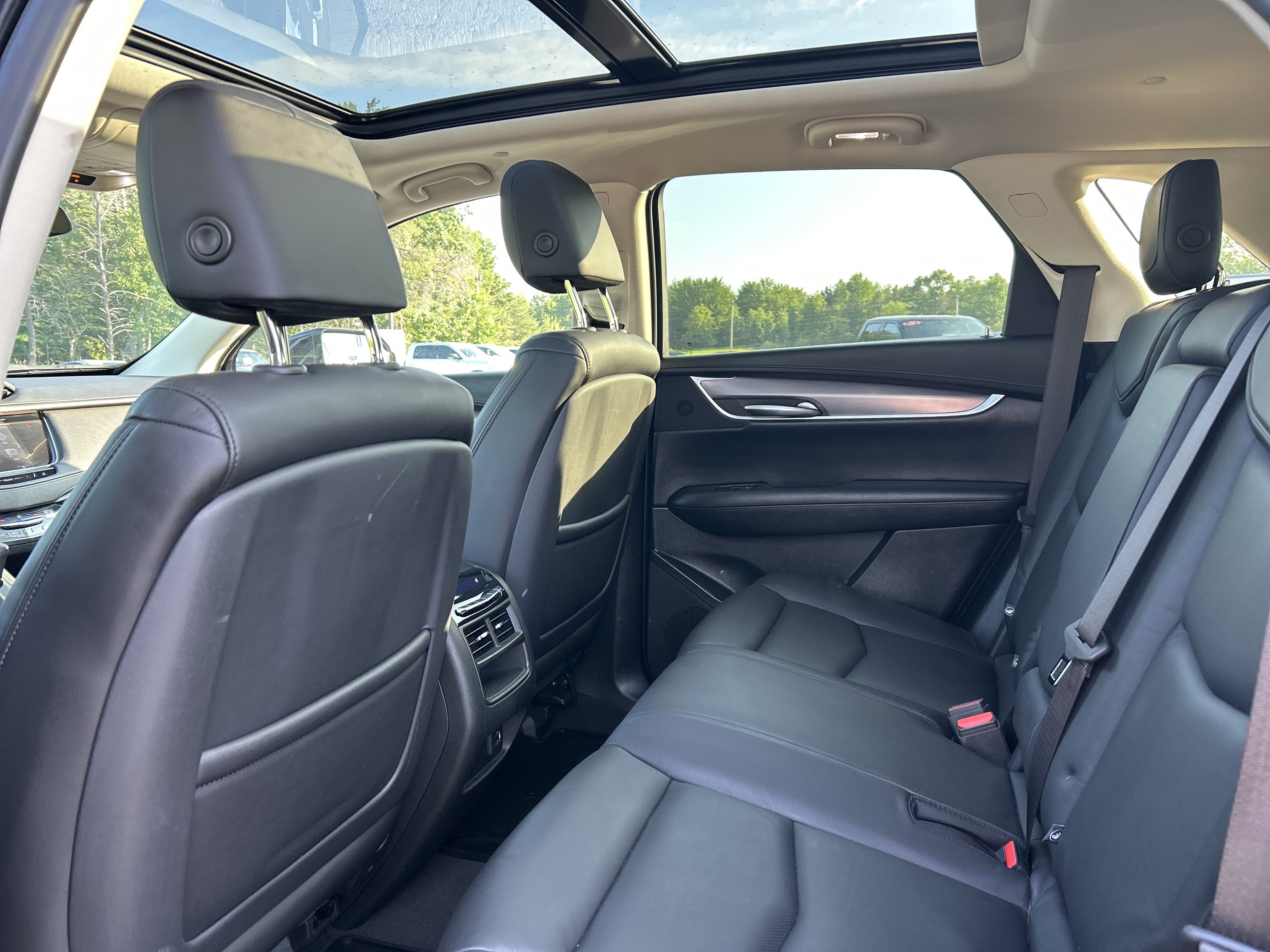 Used 2018 Cadillac XT5 Luxury w/ Driver Awareness Package AWD/4WD image 10