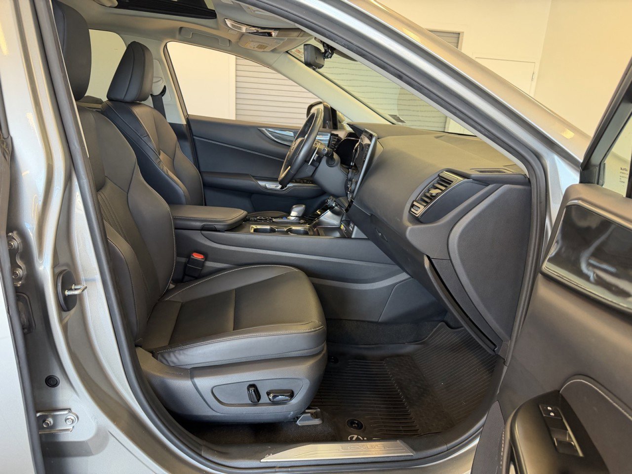 Used 2023 Lexus NX 350 AWD image 45