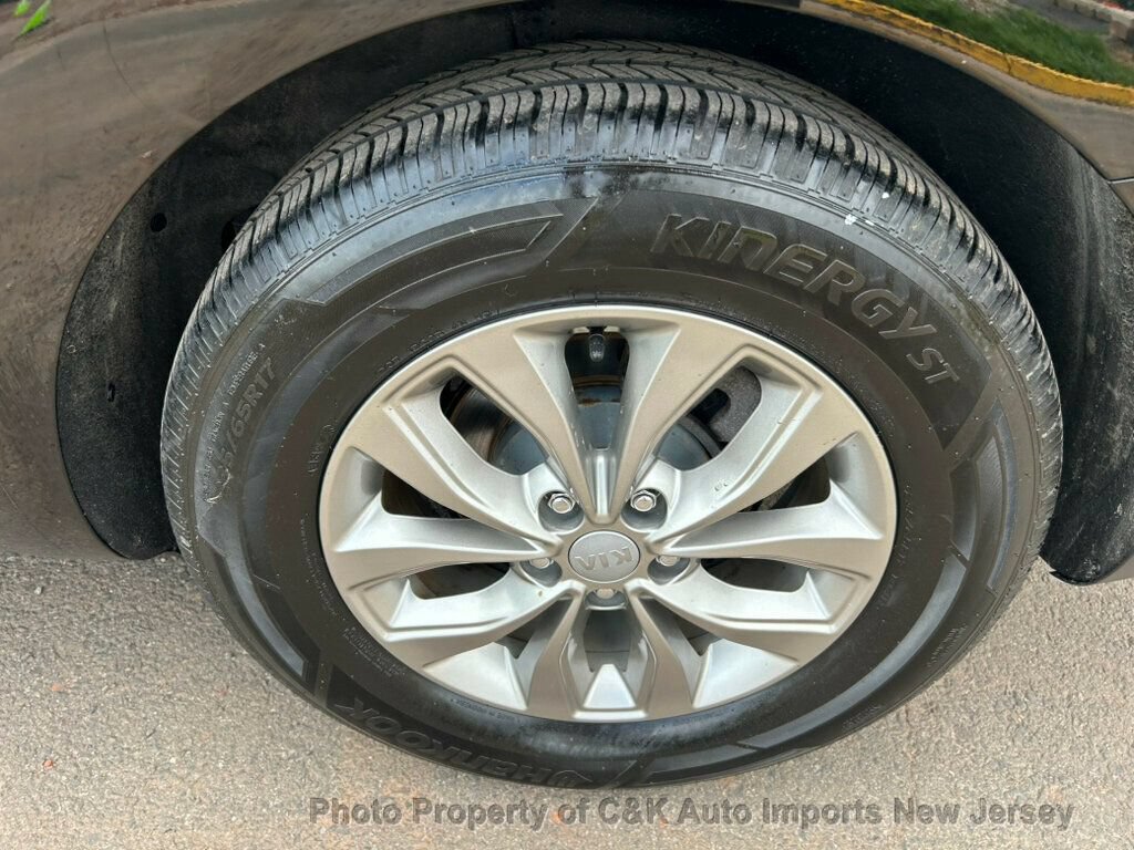 Used 2019 Kia Sedona L FWD image 57
