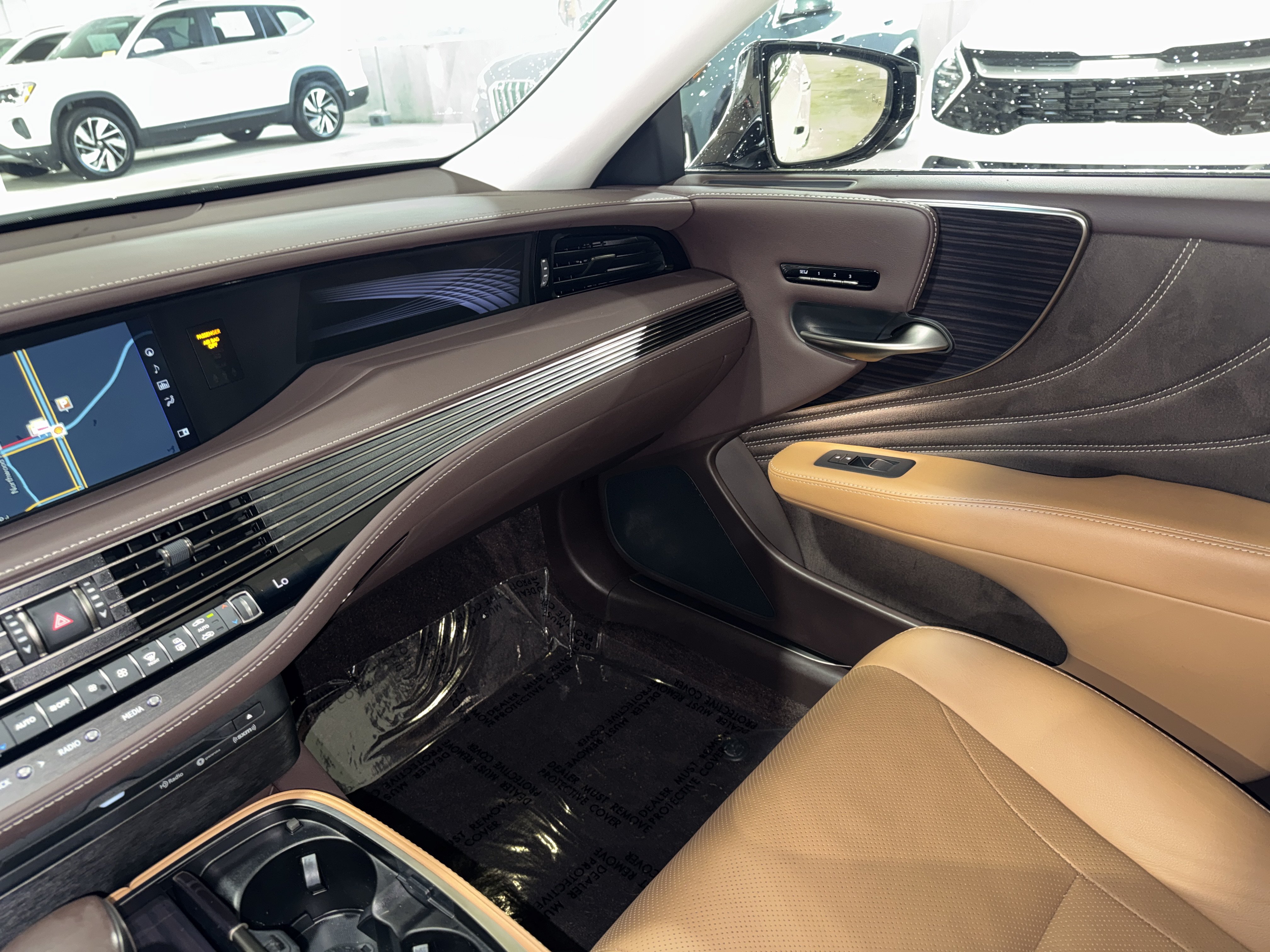 Used 2019 Lexus LS 500 w/ Accessory Package (Z2) RWD image 30