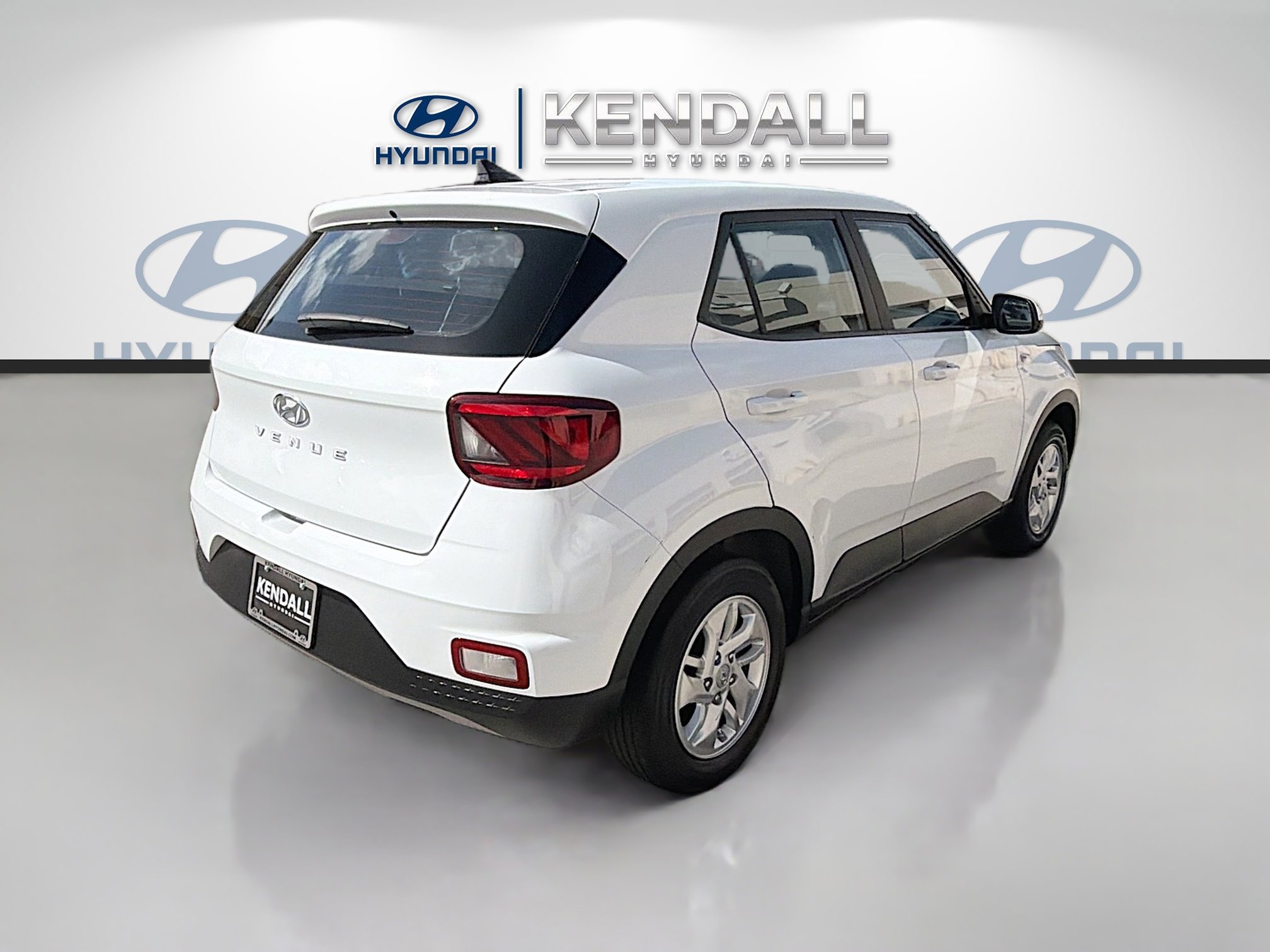 Used 2022 Hyundai Venue SE FWD image 6