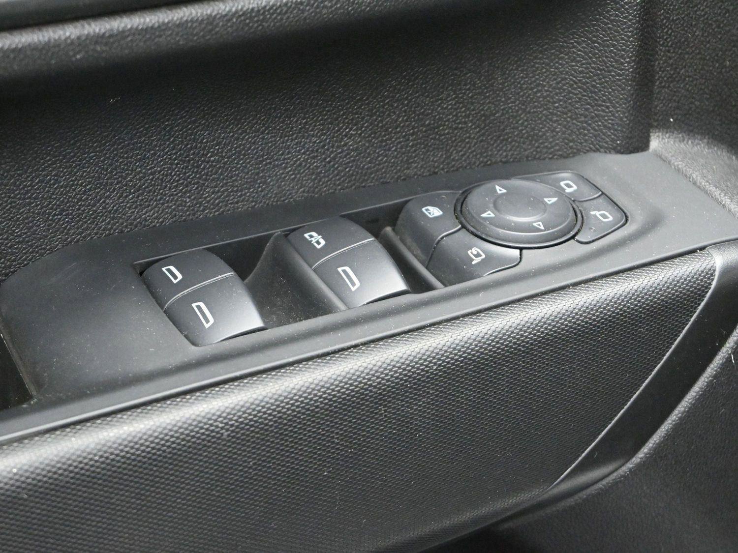 Used 2024 Chevrolet Silverado 2500 Custom w/ Custom Value Package image 11