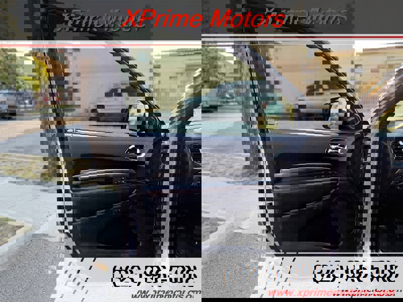 Used 2015 Dodge Durango R/T w/ Technology Group RWD image 16