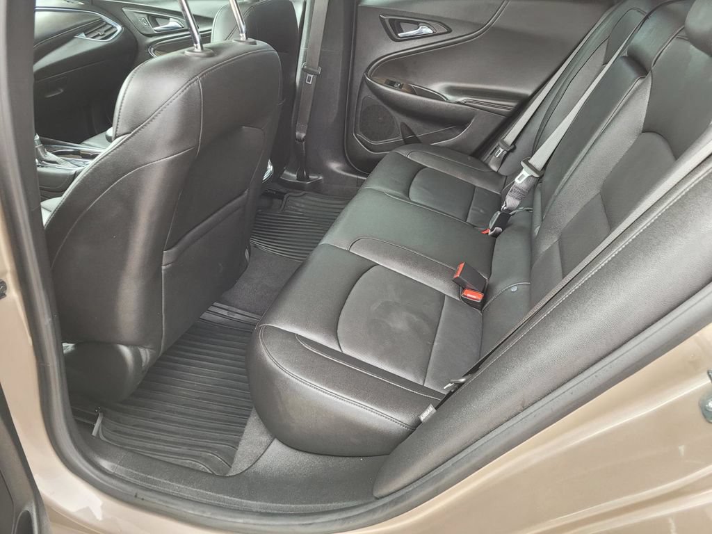 Used 2023 Chevrolet Malibu LT FWD image 3