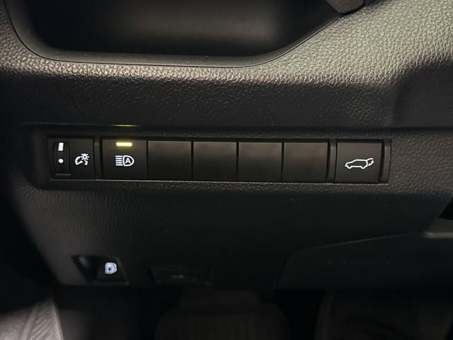 Used 2023 Toyota RAV4 XLE w/ Convenience Package image 33