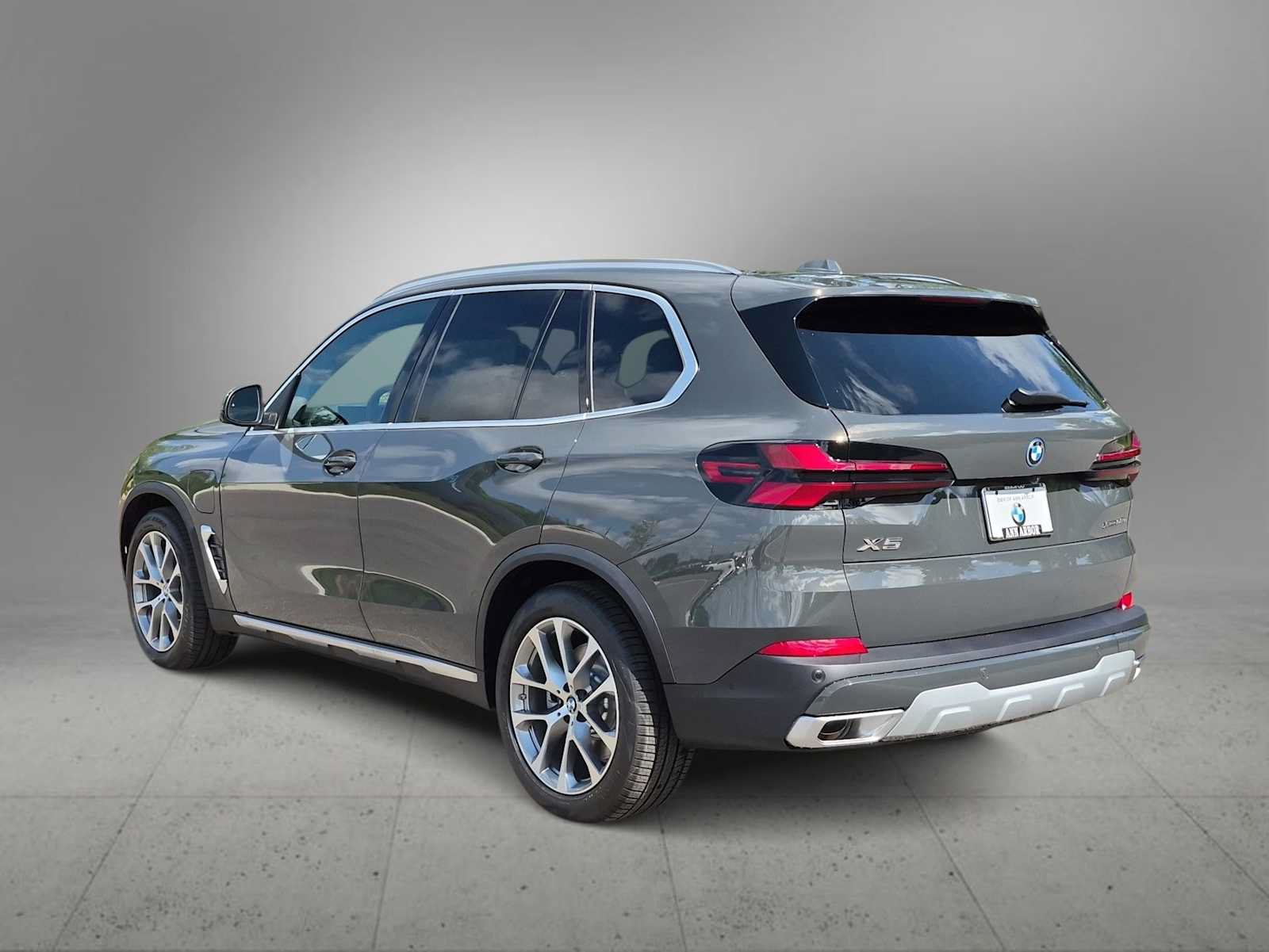 New 2026 BMW X5 xDrive50e AWD/4WD image 6