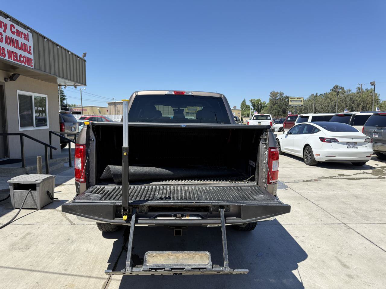 Used 2018 Ford F150 XLT w/ Equipment Group 301A Mid AWD/4WD image 5