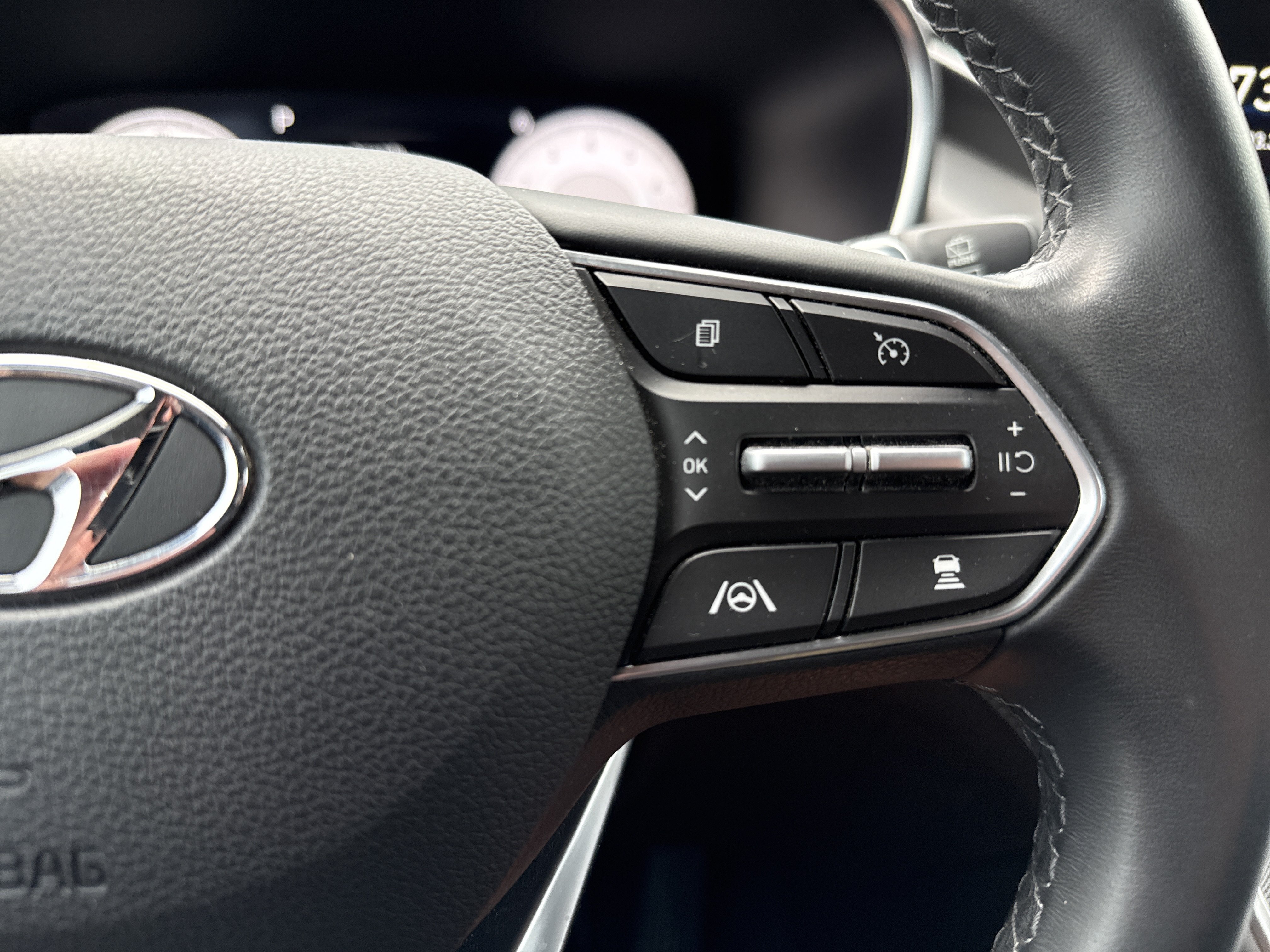 Used 2021 Hyundai Santa Fe SEL w/ Convenience + Premium Package AWD/4WD image 19