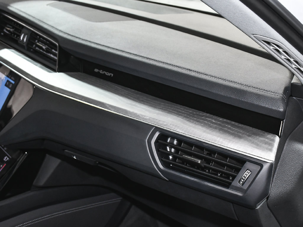 Used 2024 Audi Q8 e-tron Premium AWD/4WD image 61