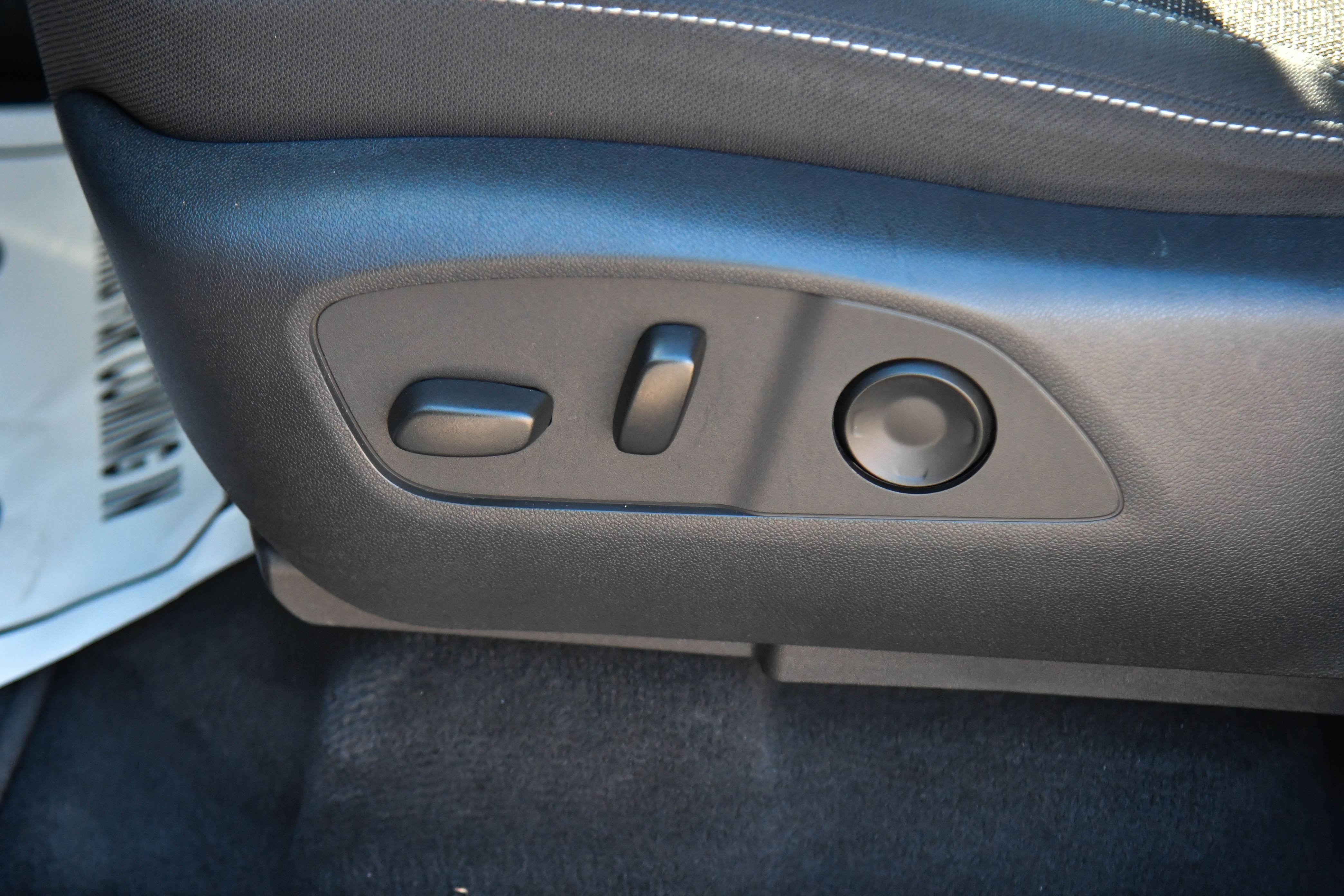 Used 2024 Chevrolet Traverse LT image 17