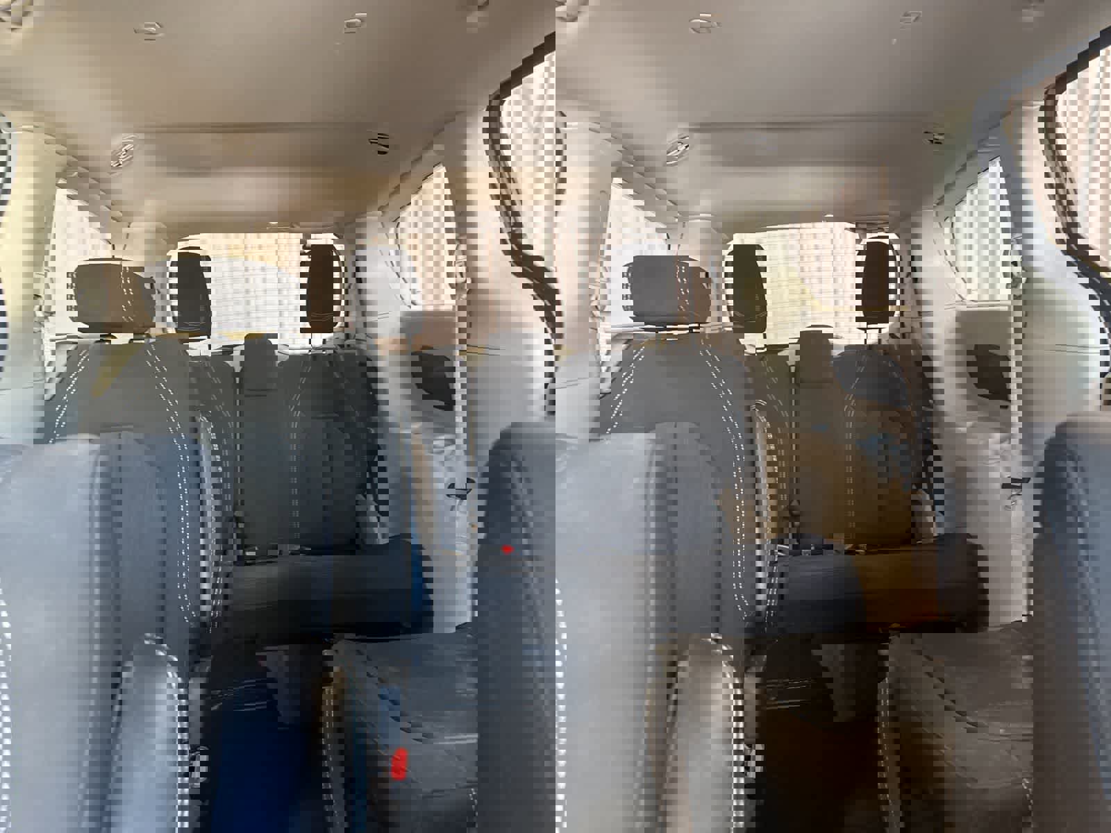 Used 2023 Chrysler Voyager LX image 21