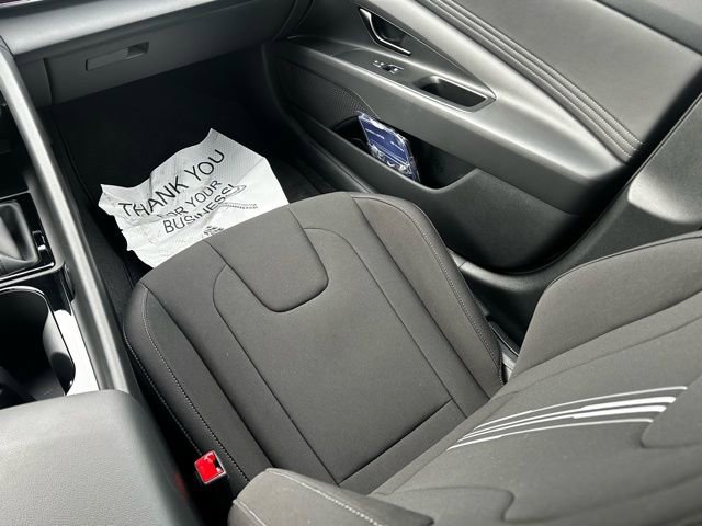 Certified 2025 Hyundai Elantra SEL FWD image 11