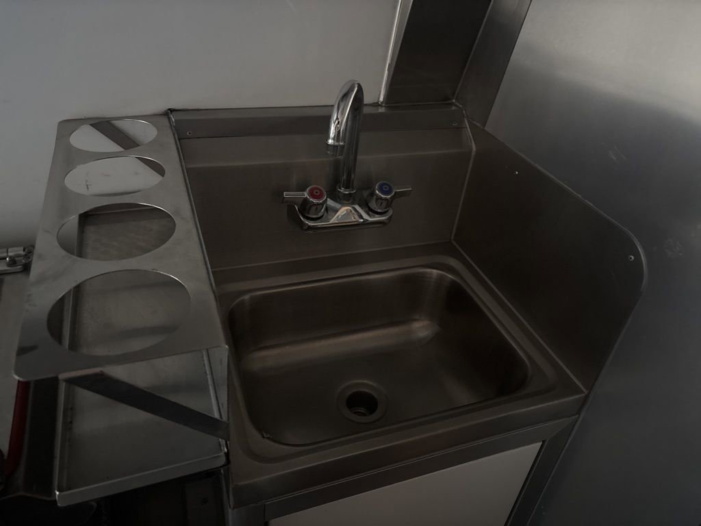 Used 2020 Mercedes-Benz Sprinter 4500 image 34