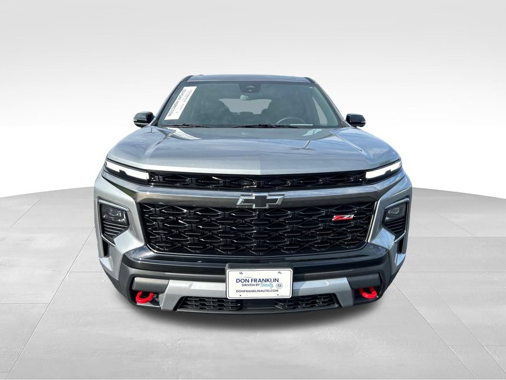 Used 2025 Chevrolet Traverse Z71 w/ LPO, Floor Liner Package AWD/4WD image 8