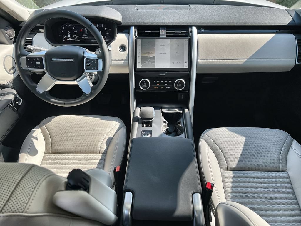 Used 2026 Land Rover Discovery S AWD/4WD image 12