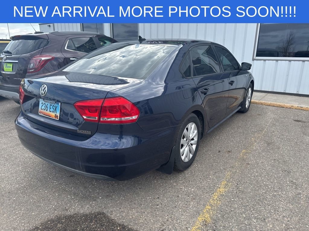 Used 2013 Volkswagen Passat Wolfsburg Edition image 8