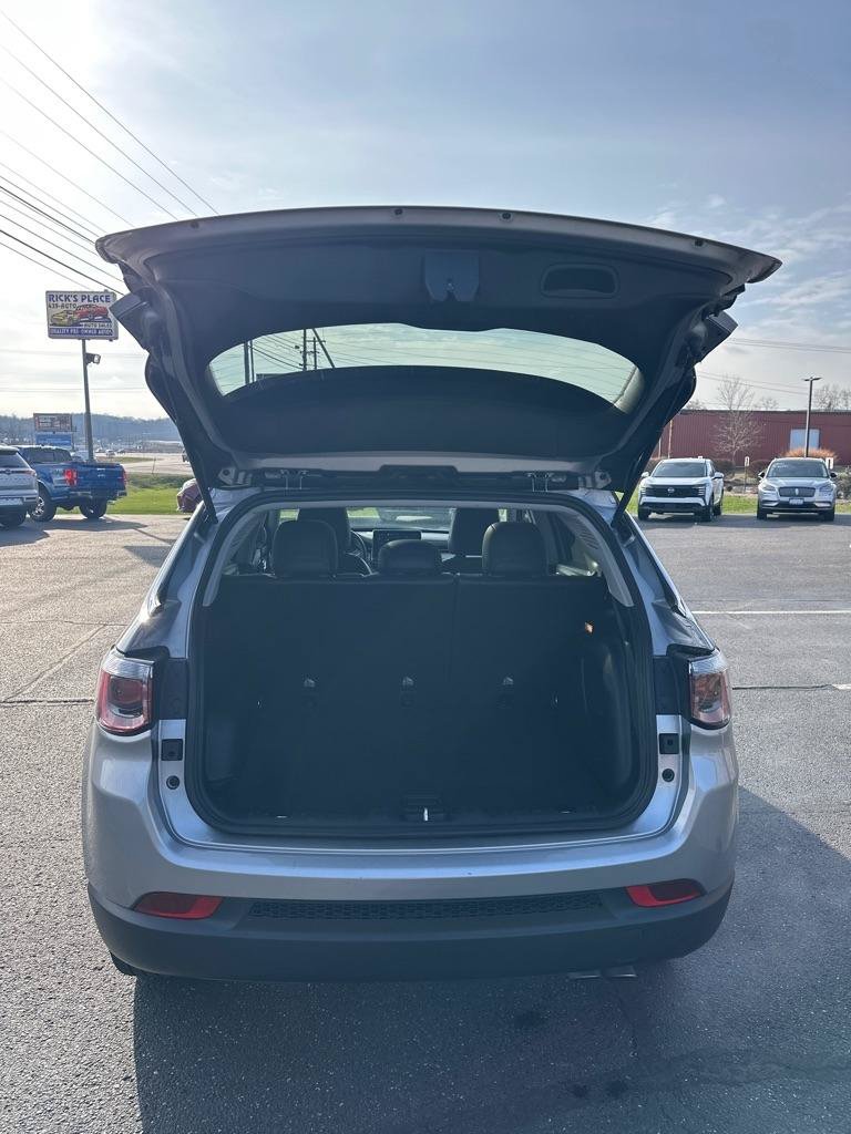 Used 2022 Jeep Compass Limited w/ Sun and Sound Group AWD/4WD image 27