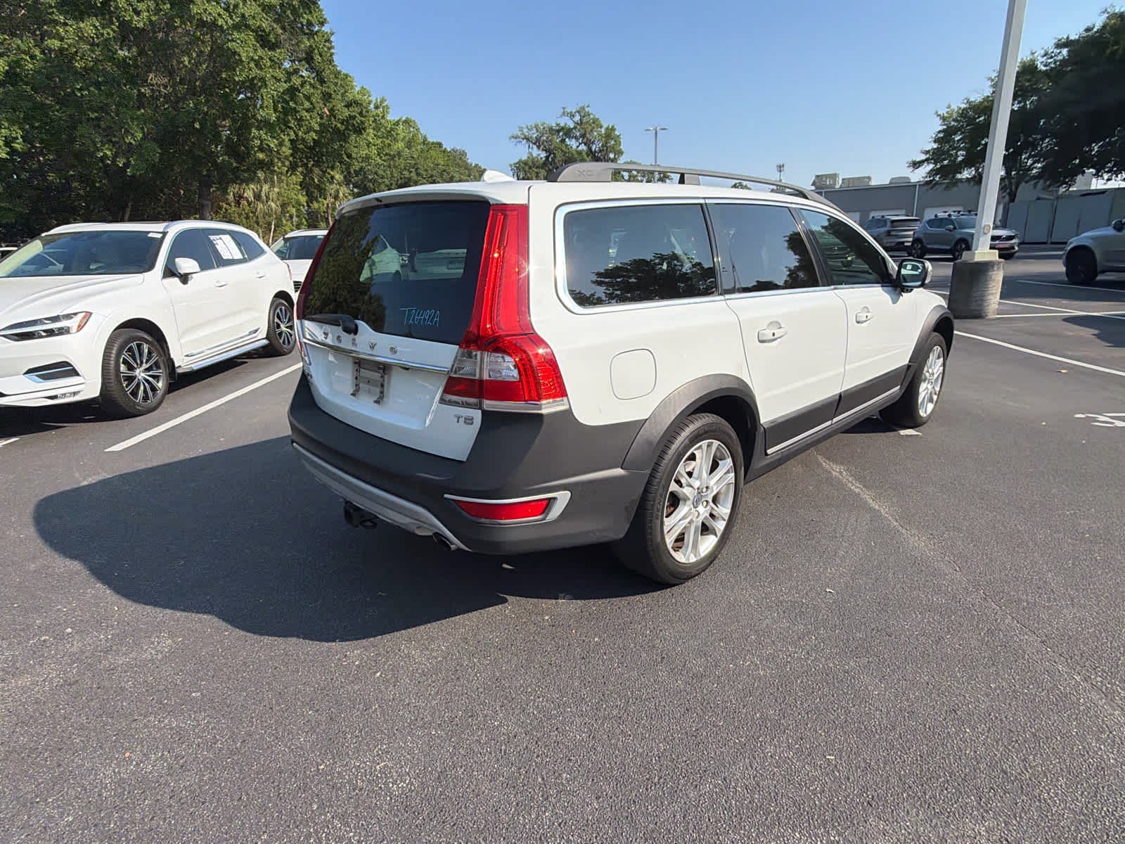 Used 2016 Volvo XC70 T5 Platinum w/ Protection Package FWD image 14