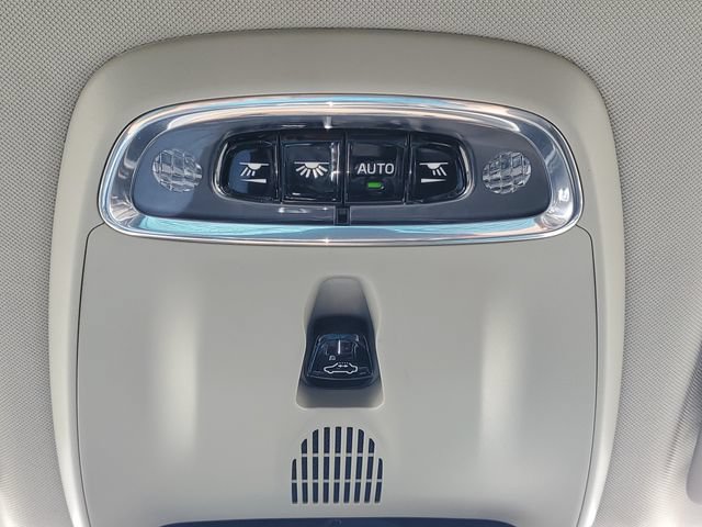 Used 2018 Volvo XC60 T6 Momentum w/ Convenience Package AWD/4WD image 32
