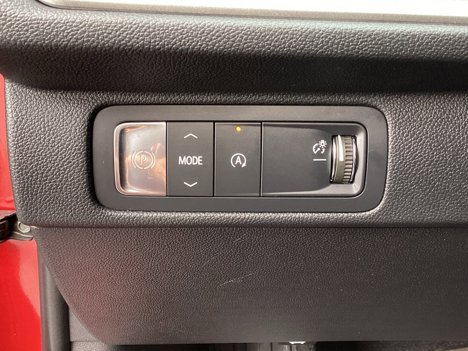 Used 2025 Chevrolet Traverse LT FWD image 32