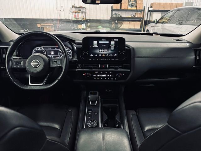 Used 2023 Nissan Pathfinder SL image 24
