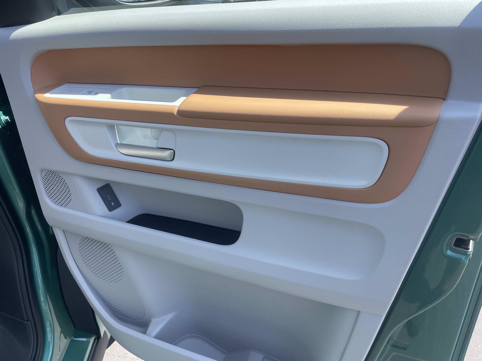 Certified 2025 Volkswagen ID. Buzz 1st Edition RWD image 28