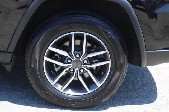 Used 2020 Jeep Grand Cherokee Limited RWD image 8
