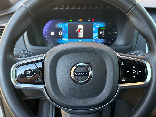 Certified 2025 Volvo XC90 T8 Plus AWD/4WD image 10