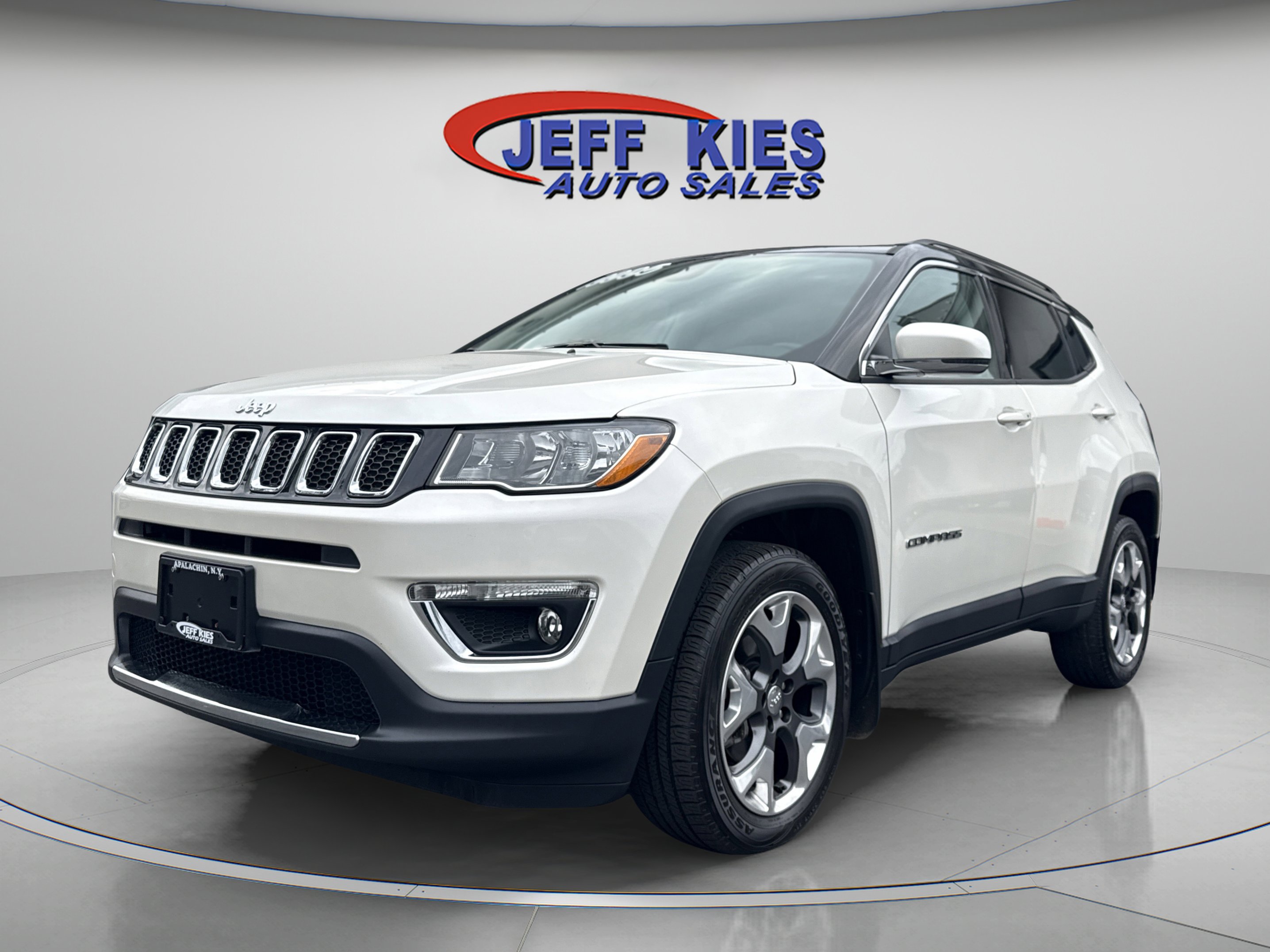 Used 2018 Jeep Compass Limited w/ Navigation Group