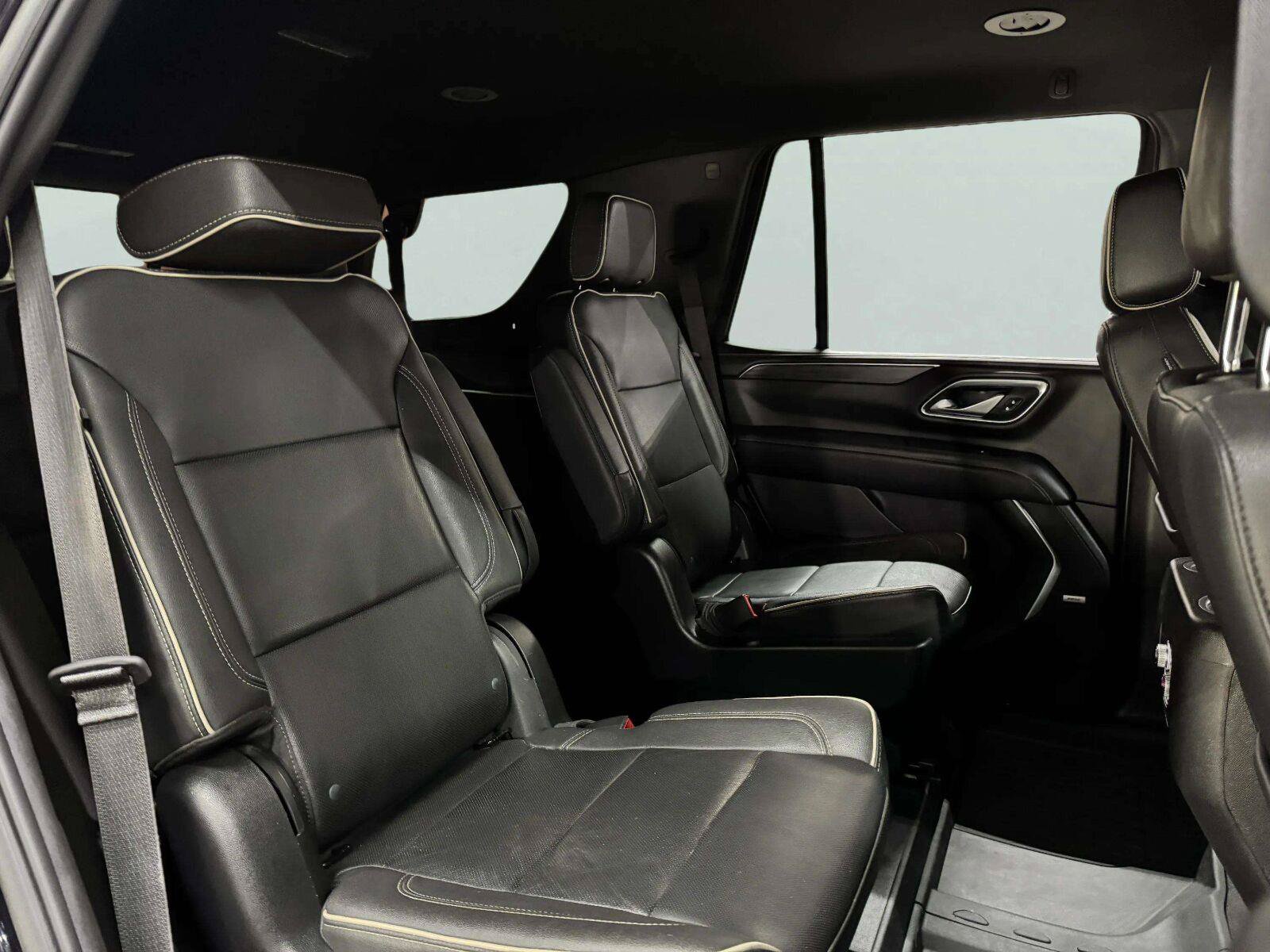 Used 2022 GMC Yukon SLT w/ SLT Luxury Package AWD/4WD image 38