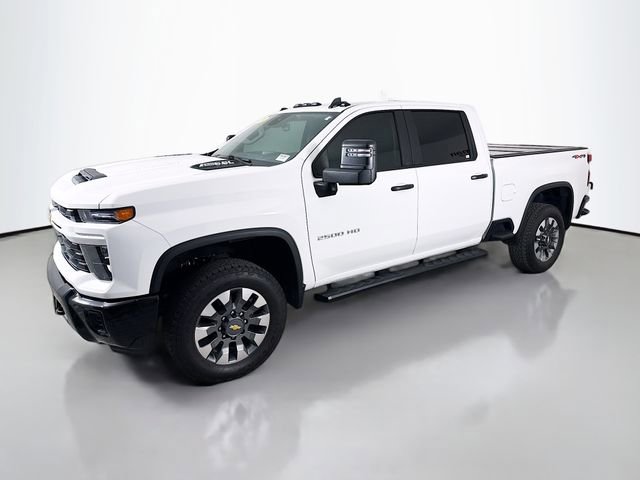 Used 2024 Chevrolet Silverado 2500 Custom w/ Custom Value Package image 3