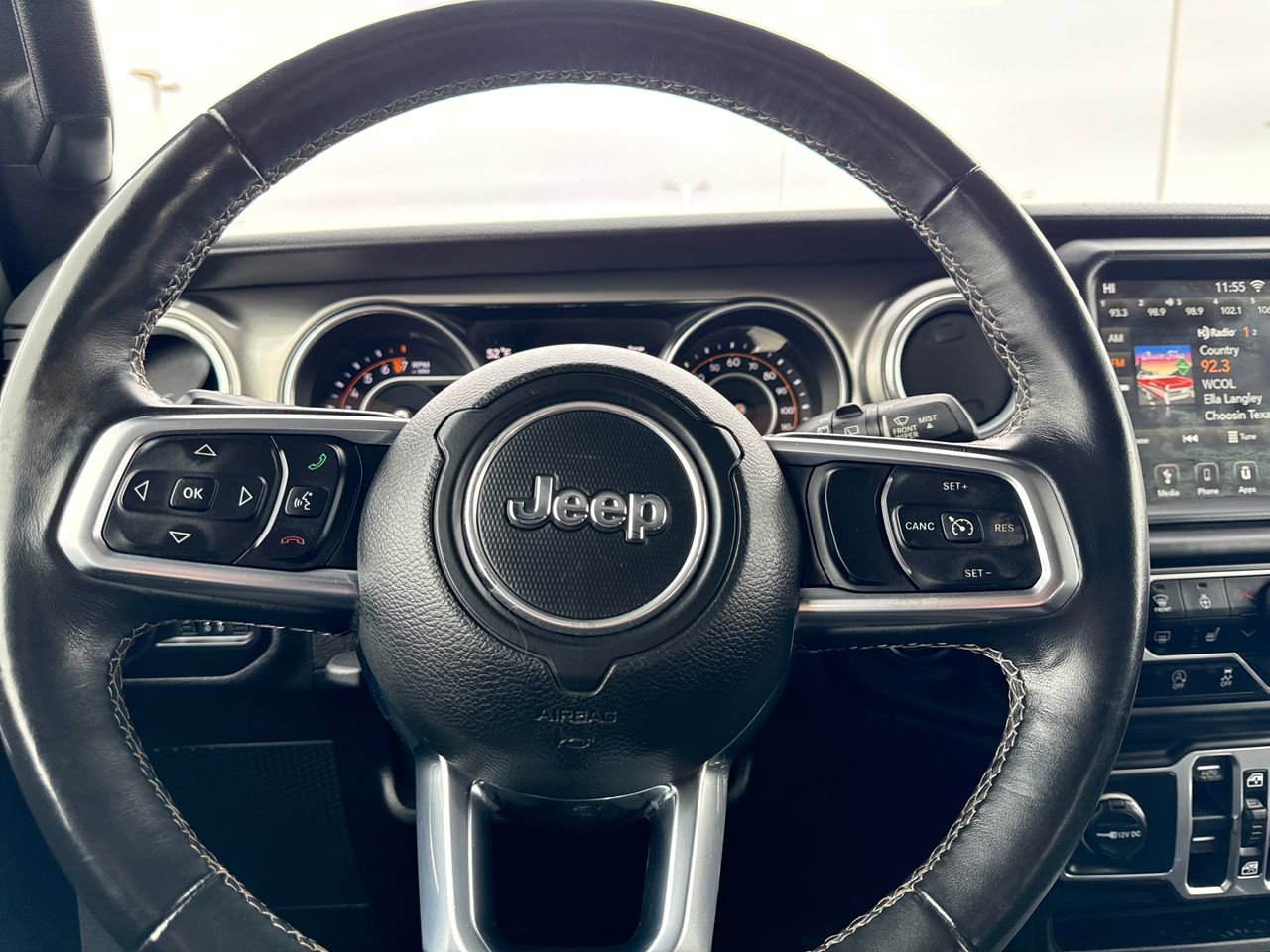 Used 2018 Jeep Wrangler Unlimited Sahara w/ Uconnect 4C Nav & Sound Group image 15