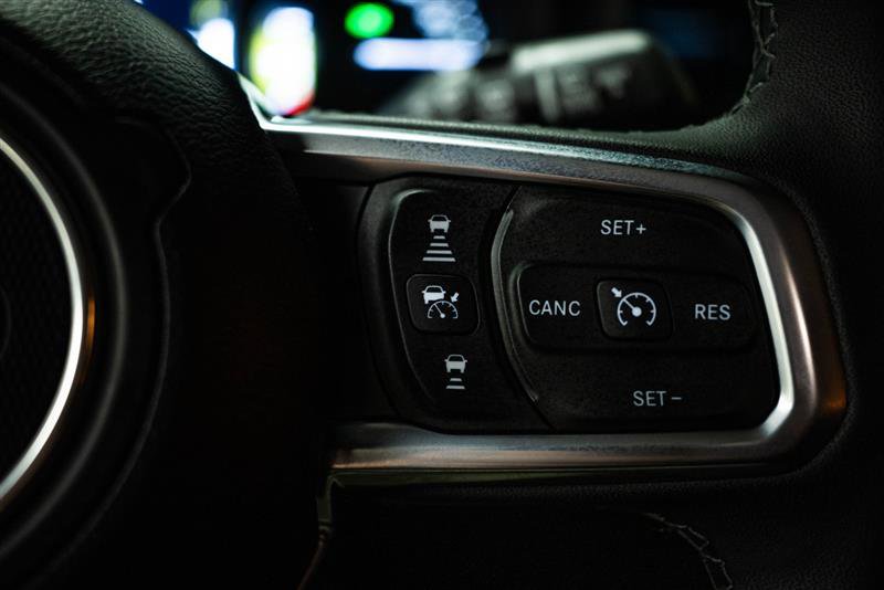 Used 2025 Jeep Wrangler Unlimited Sahara w/ Safety Group image 15