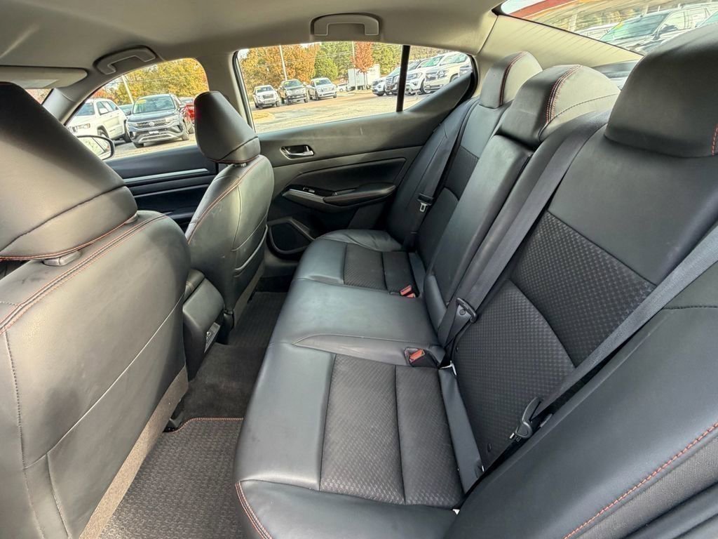 Used 2024 Nissan Altima 2.5 SR image 10