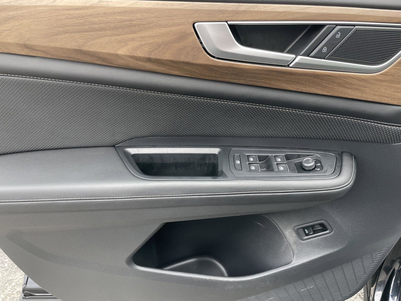 Used 2024 Volkswagen Atlas SE w/ Panoramic Sunroof Package image 26