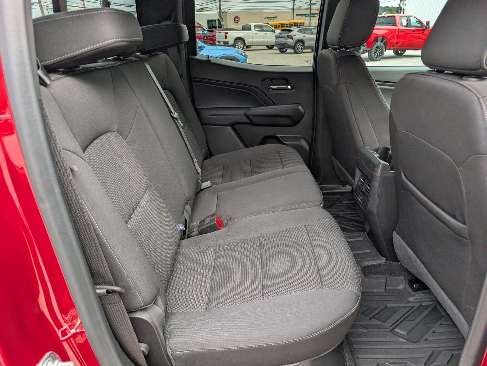 Used 2024 Chevrolet Colorado LT w/ LT Convenience Package II AWD/4WD image 13