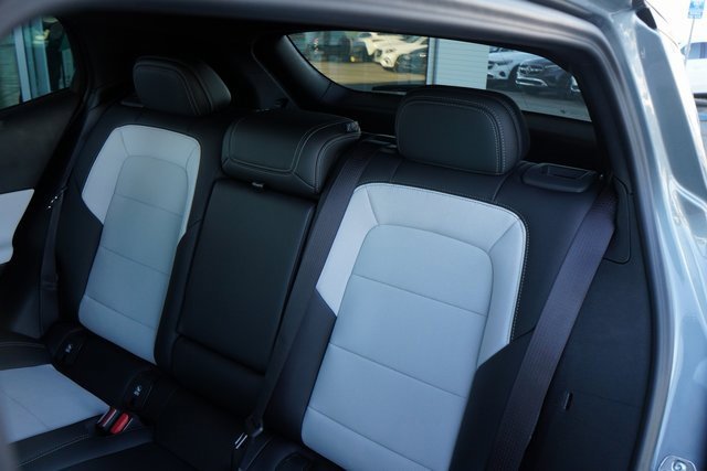 New 2025 Chevrolet Equinox EV LT image 23