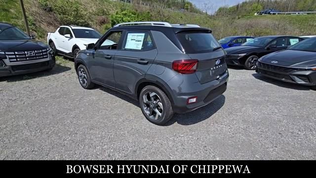Used 2025 Hyundai Venue Limited FWD image 4