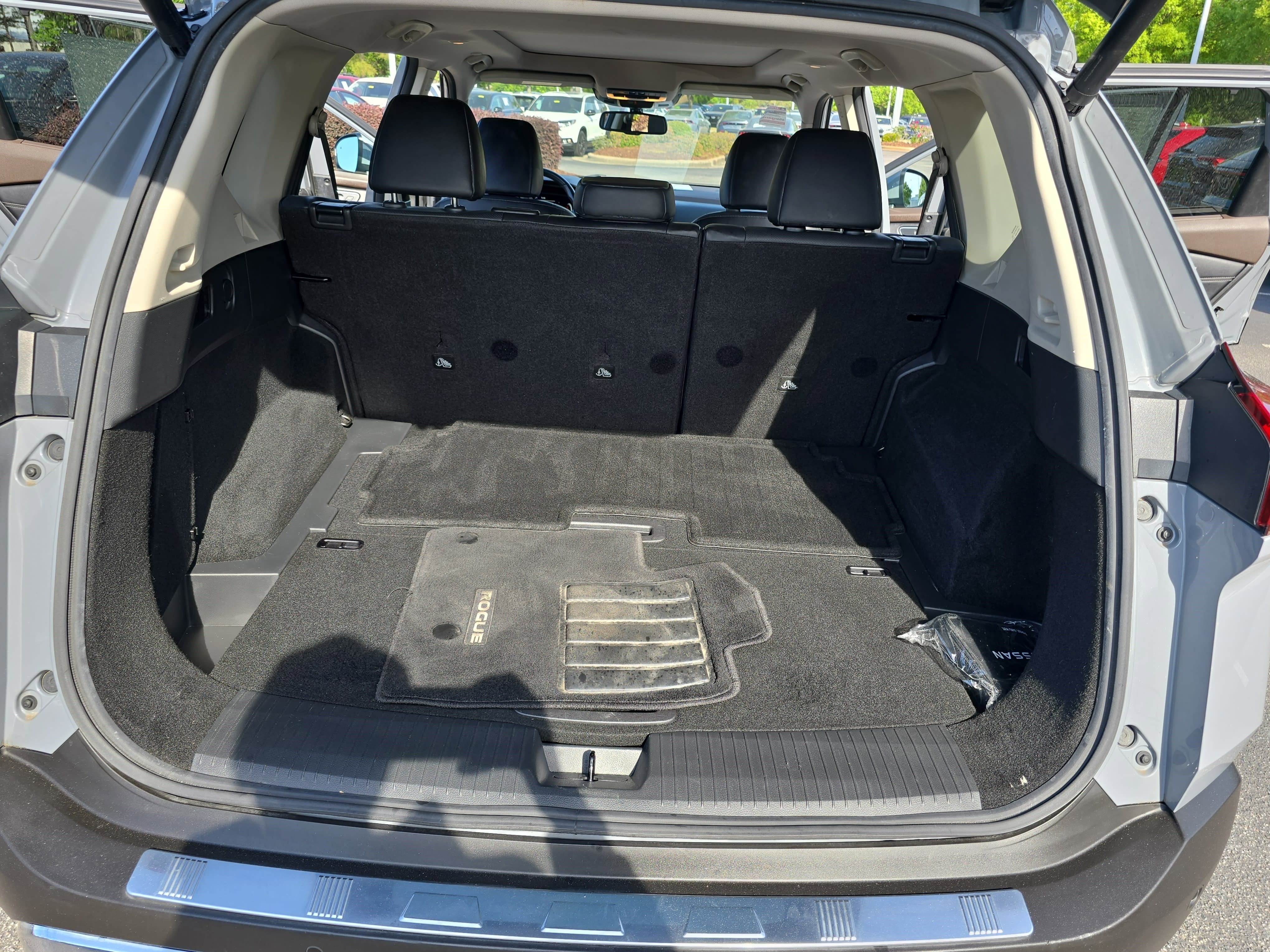 Used 2022 Nissan Rogue Platinum w/ Head-Up Display Package AWD/4WD image 13