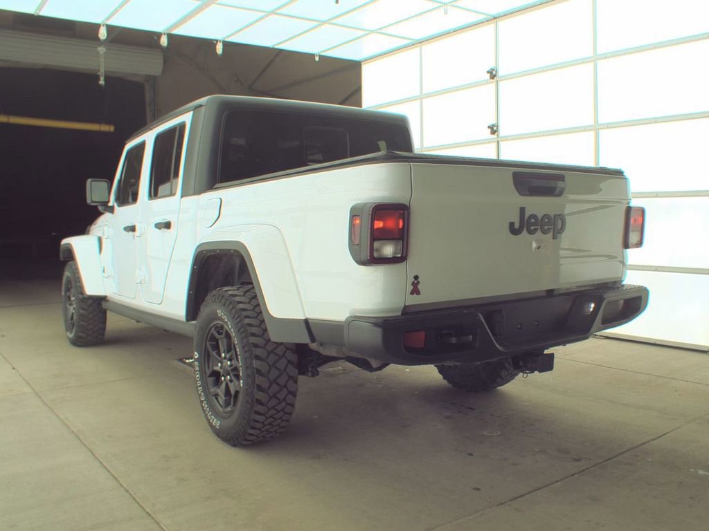 Used 2022 Jeep Gladiator Mojave AWD/4WD image 4