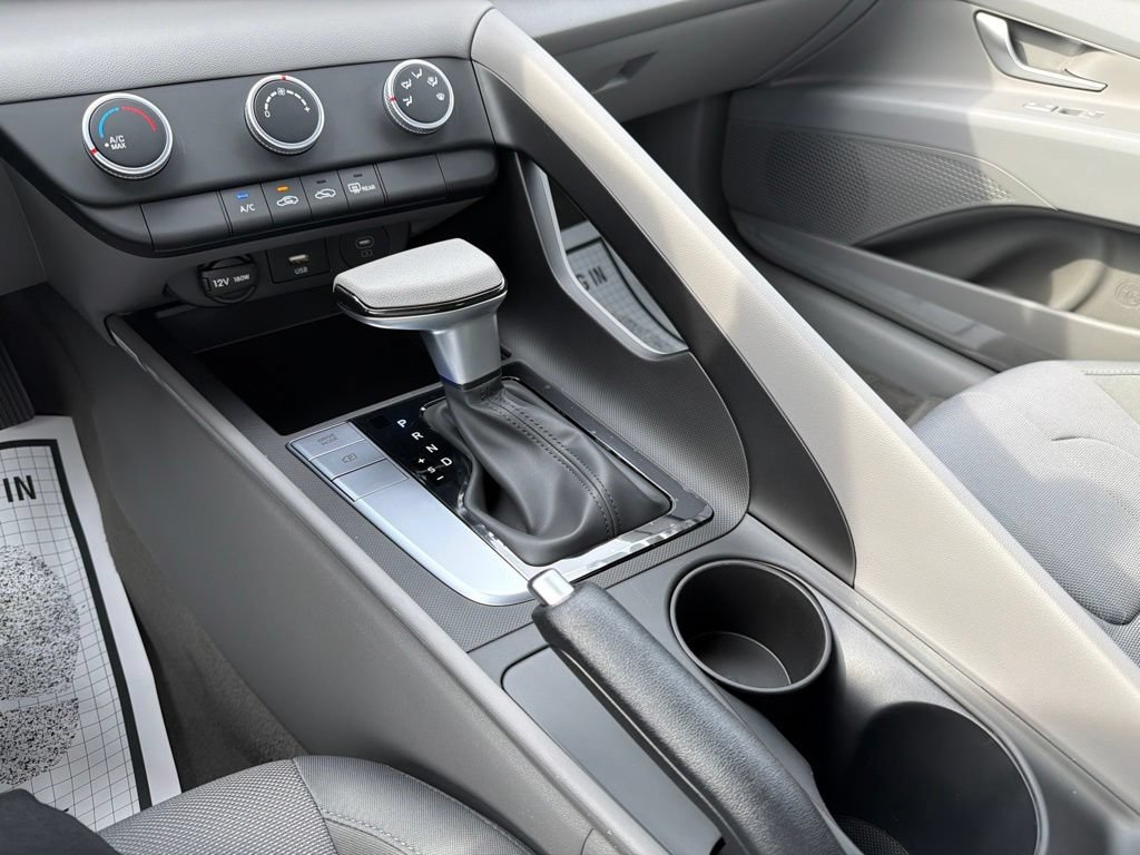 New 2026 Hyundai Elantra SE FWD image 25