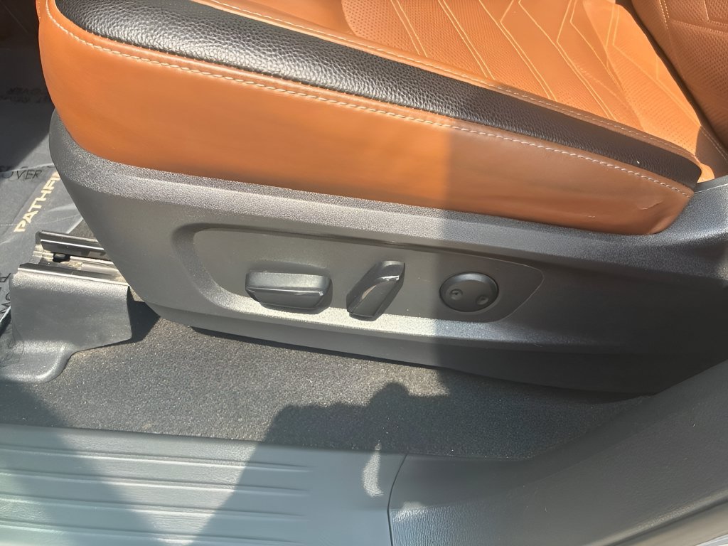 Used 2023 Nissan Pathfinder Platinum AWD/4WD image 27