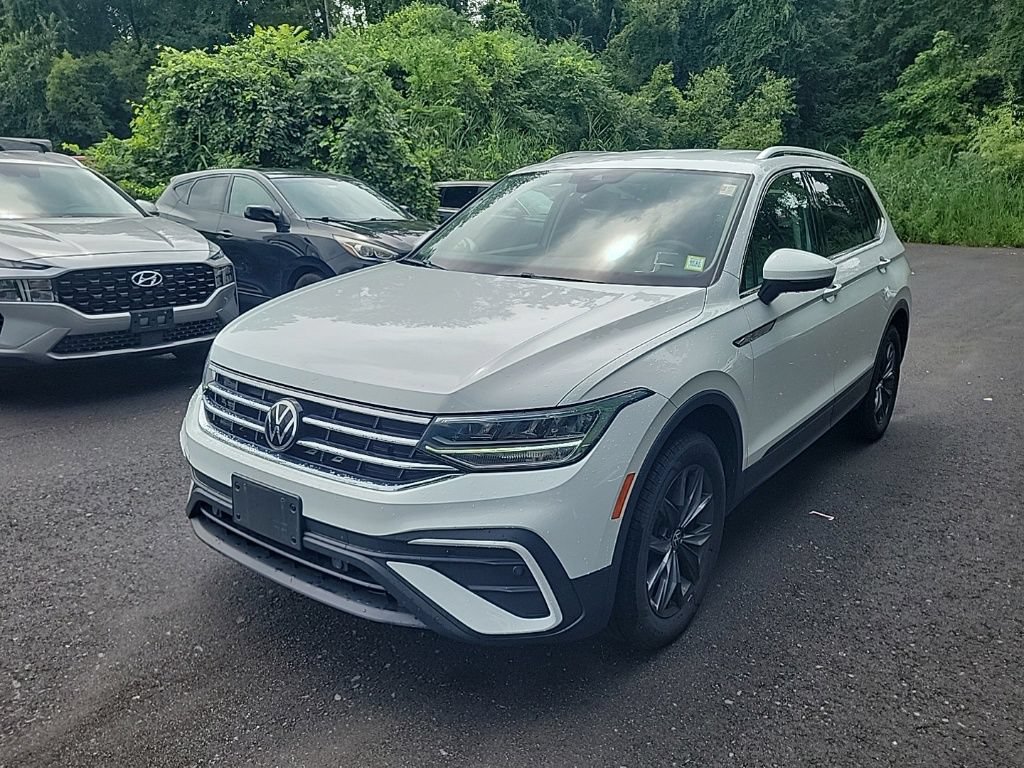 Used 2022 Volkswagen Tiguan SE AWD/4WD image 10
