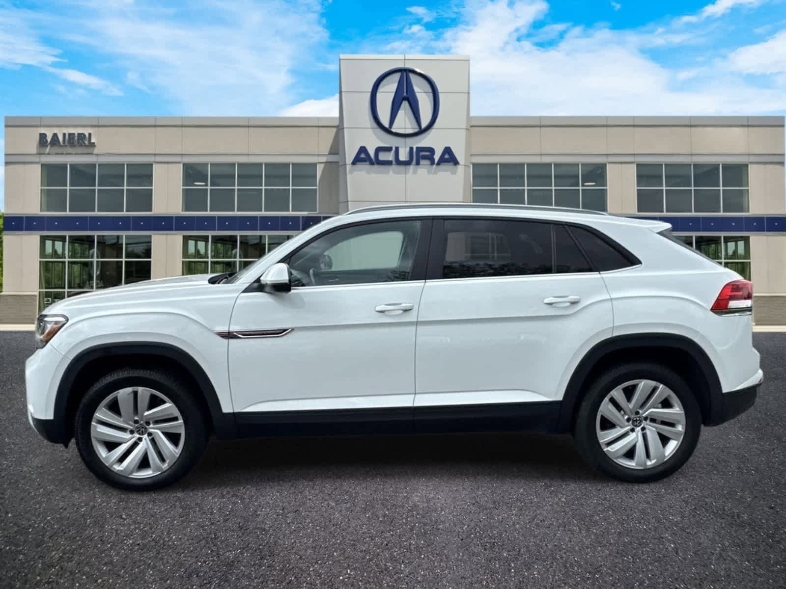Used 2020 Volkswagen Atlas Cross Sport SE AWD/4WD image 2