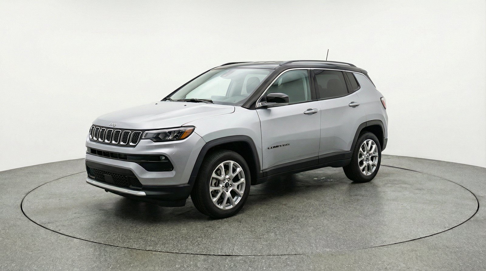 Used 2025 Jeep Compass Limited AWD/4WD image 3