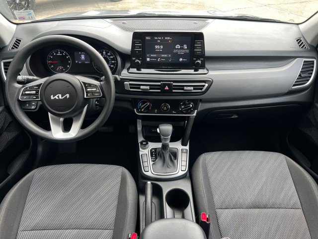 Used 2022 Kia Seltos LX image 21